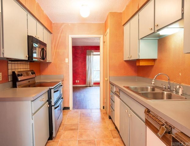 31 Hampshire Circle, Little Rock, AR 72212