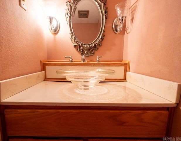 31 Hampshire Circle, Little Rock, AR 72212