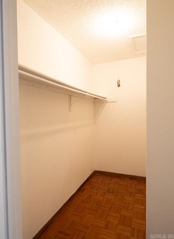 31 Hampshire Circle, Little Rock, AR 72212