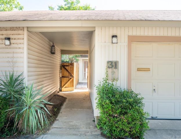 31 Hampshire Circle, Little Rock, AR 72212