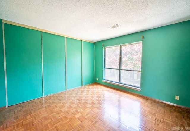 31 Hampshire Circle, Little Rock, AR 72212