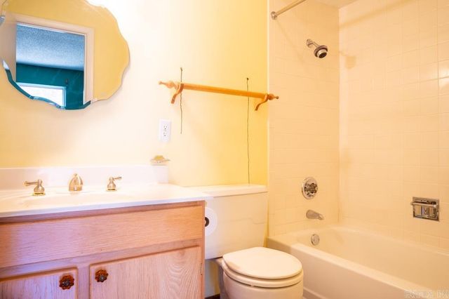 31 Hampshire Circle, Little Rock, AR 72212