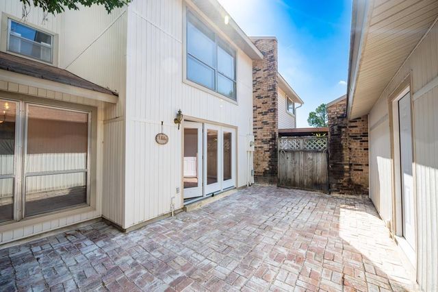 31 Hampshire Circle, Little Rock, AR 72212