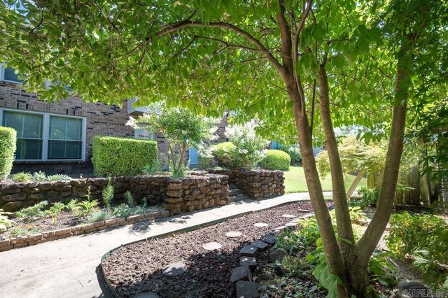 31 Hampshire Circle, Little Rock, AR 72212