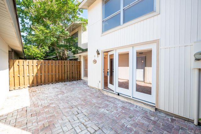 31 Hampshire Circle, Little Rock, AR 72212