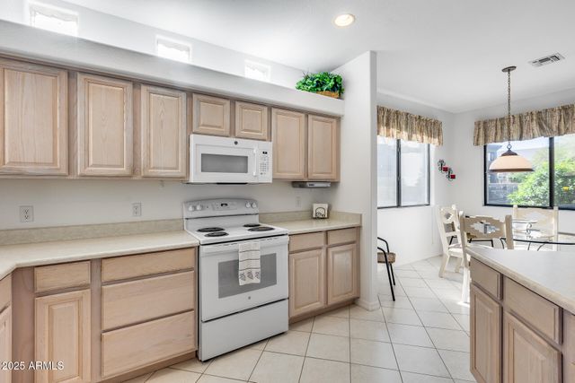 13606 N CAMBRIA Drive 103, Fountain Hills, AZ 85268