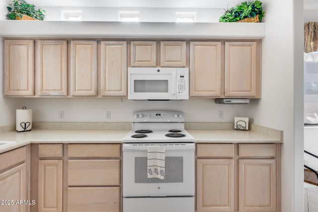 13606 N CAMBRIA Drive 103, Fountain Hills, AZ 85268