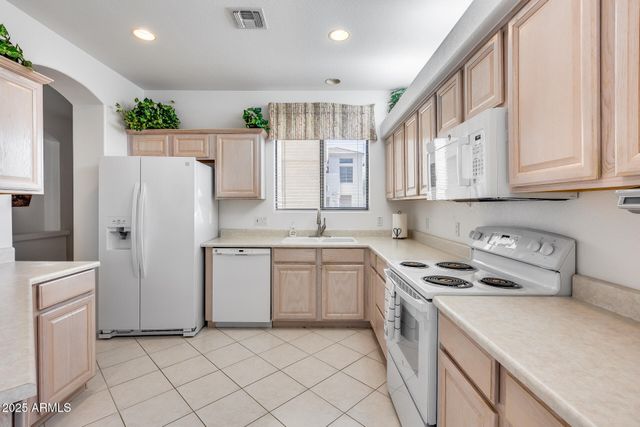 13606 N CAMBRIA Drive 103, Fountain Hills, AZ 85268