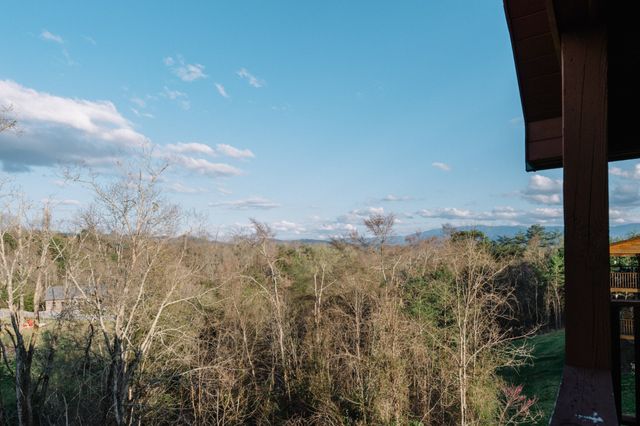 410 Oak Sky Way, Sevierville, TN 37876