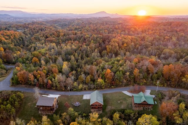 410 Oak Sky Way, Sevierville, TN 37876
