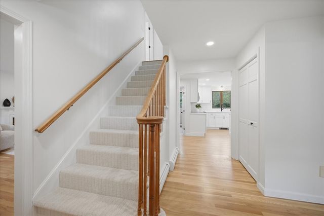8 Tommy's Ln, Freetown, MA 02717