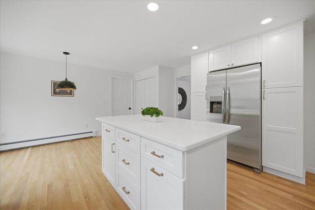 8 Tommy's Ln, Freetown, MA 02717