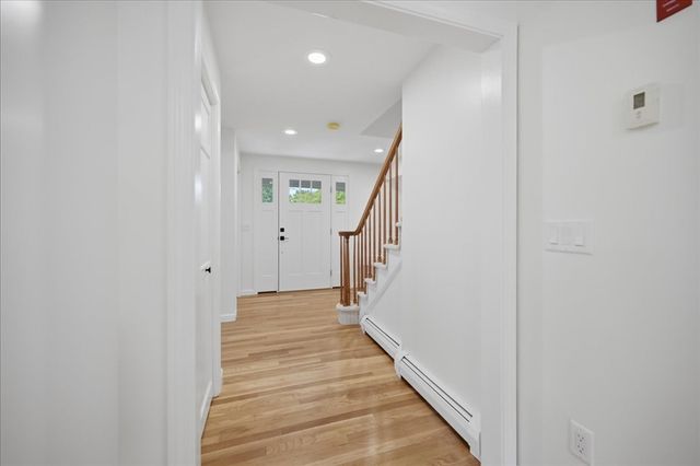 8 Tommy's Ln, Freetown, MA 02717
