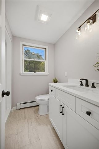 8 Tommy's Ln, Freetown, MA 02717