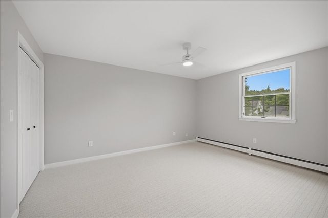 8 Tommy's Ln, Freetown, MA 02717