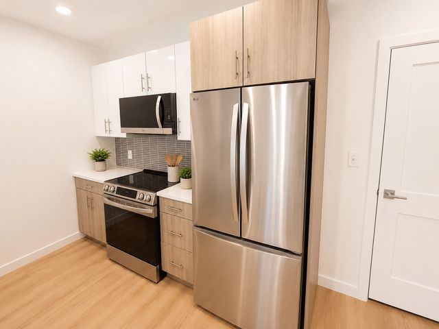 40 Centre St 603, Brookline, MA 02446