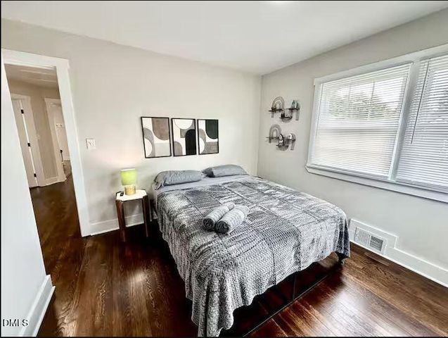 802 Maple Avenue, Burlington, NC 27215