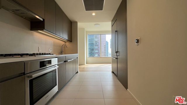 889 Francisco Street 2005, Los Angeles, CA 90017