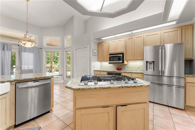 593 Cross Creek Drive, Toccoa, GA 30577