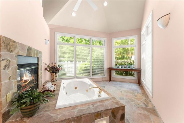 593 Cross Creek Drive, Toccoa, GA 30577
