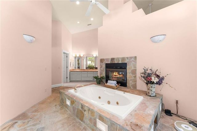 593 Cross Creek Drive, Toccoa, GA 30577