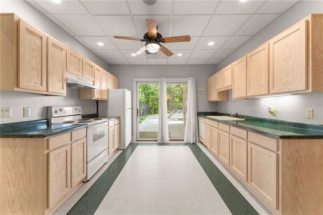 593 Cross Creek Drive, Toccoa, GA 30577