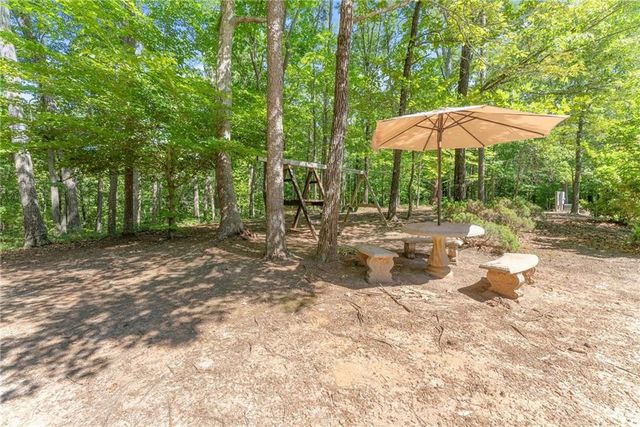 593 Cross Creek Drive, Toccoa, GA 30577