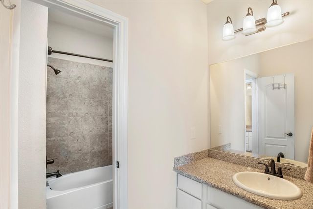 12103 Chisel Ridge, Pearland, TX 77584