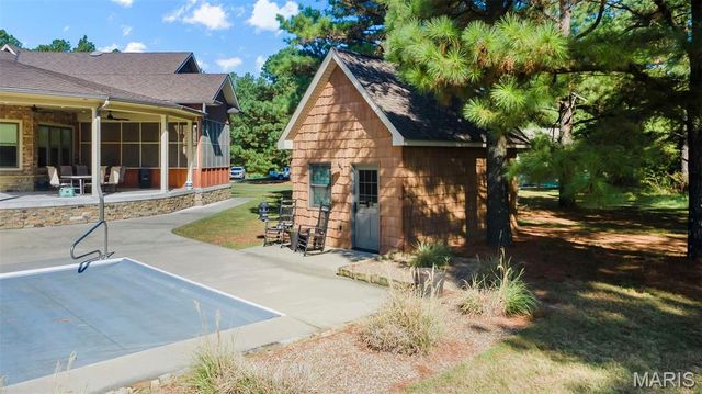 1355 Ridgeway Circle, Benton, MO 63736