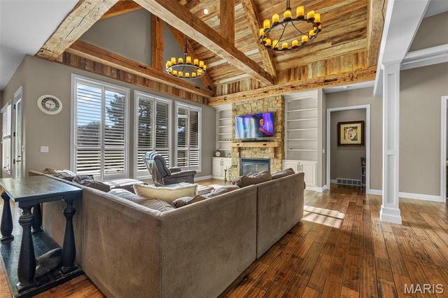 1355 Ridgeway Circle, Benton, MO 63736