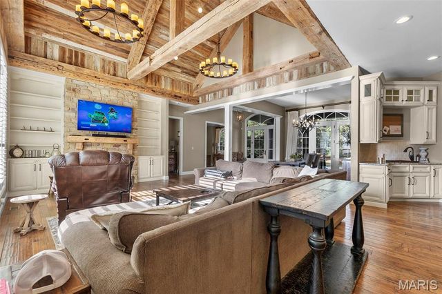 1355 Ridgeway Circle, Benton, MO 63736