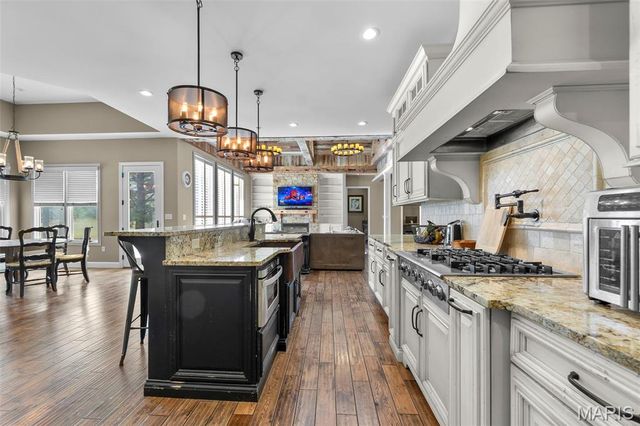 1355 Ridgeway Circle, Benton, MO 63736