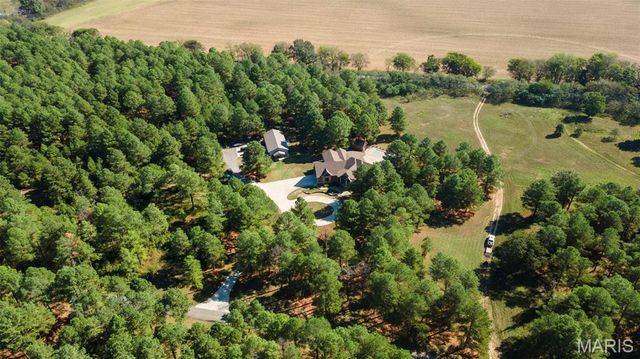 1355 Ridgeway Circle, Benton, MO 63736