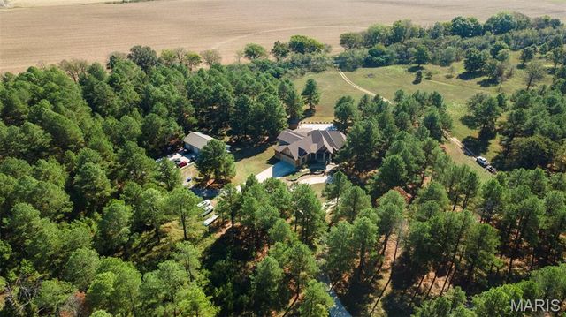 1355 Ridgeway Circle, Benton, MO 63736