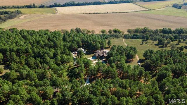 1355 Ridgeway Circle, Benton, MO 63736