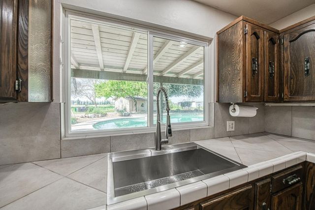 7881 N Thompson Avenue, Clovis, CA 93619