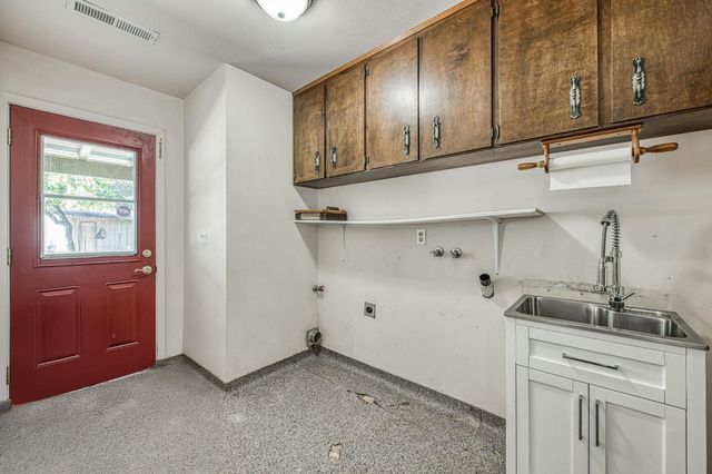 7881 N Thompson Avenue, Clovis, CA 93619