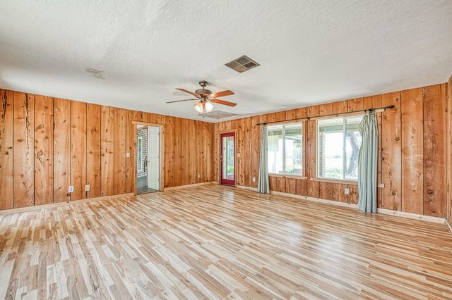 7881 N Thompson Avenue, Clovis, CA 93619