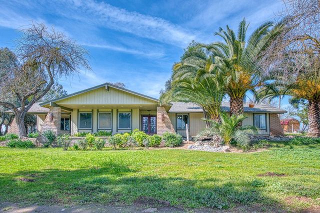 7881 N Thompson Avenue, Clovis, CA 93619