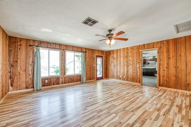 7881 N Thompson Avenue, Clovis, CA 93619