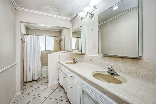 7881 N Thompson Avenue, Clovis, CA 93619