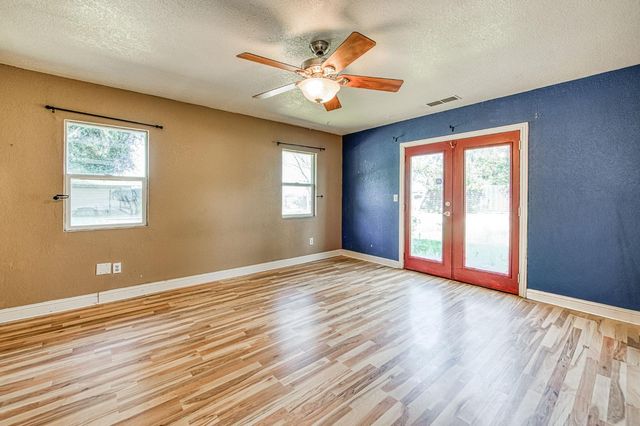 7881 N Thompson Avenue, Clovis, CA 93619