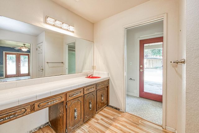 7881 N Thompson Avenue, Clovis, CA 93619