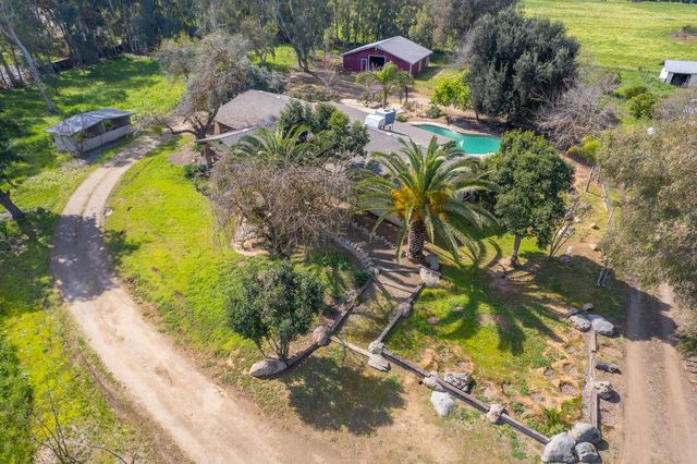 7881 N Thompson Avenue, Clovis, CA 93619