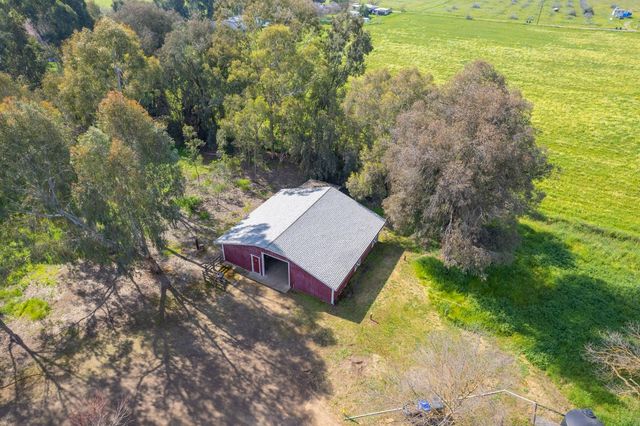 7881 N Thompson Avenue, Clovis, CA 93619