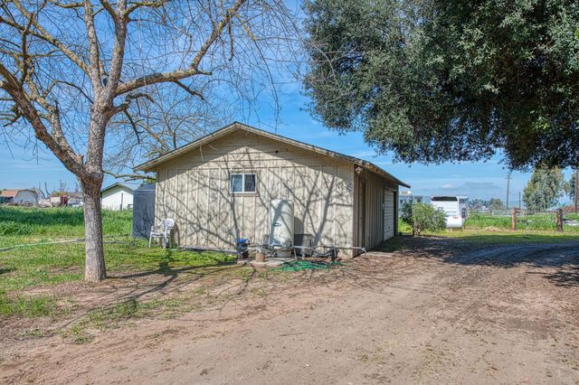 7881 N Thompson Avenue, Clovis, CA 93619
