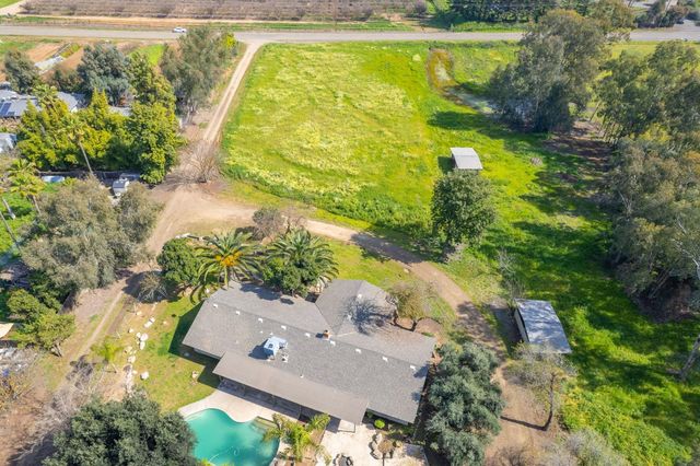 7881 N Thompson Avenue, Clovis, CA 93619