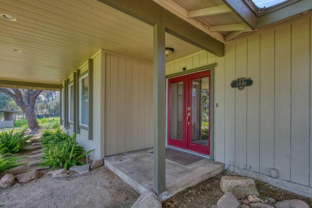 7881 N Thompson Avenue, Clovis, CA 93619