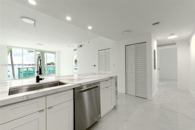 7914 Harbor Island Dr 106, North Bay Village, FL 33141