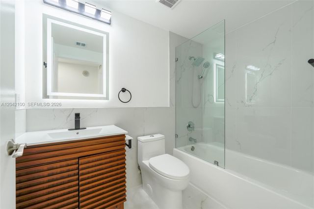 7914 Harbor Island Dr 106, North Bay Village, FL 33141